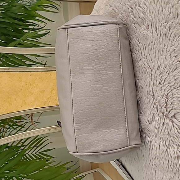 Juicy Couture Sholder/Crossbody Bag ❤️ - Picture 5 of 8